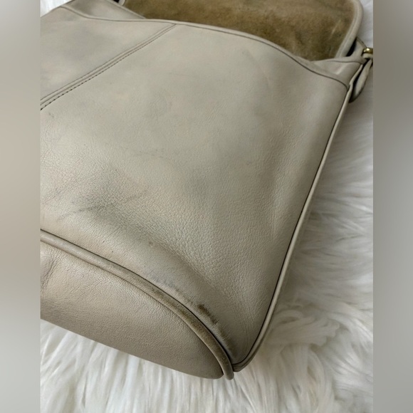Vintage Coach Crossbody bag. style #4115 - Picture 6 of 12